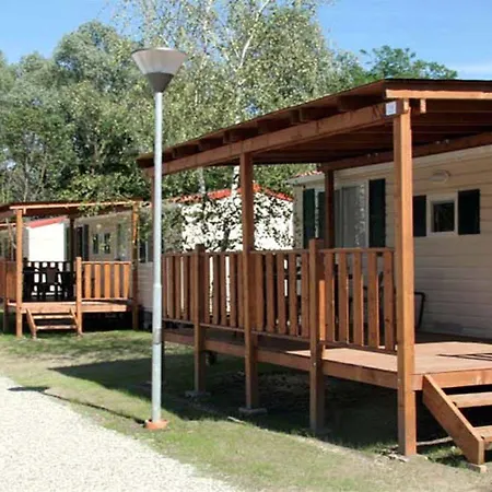 Kemping Il Borgo Delle Arti 3*