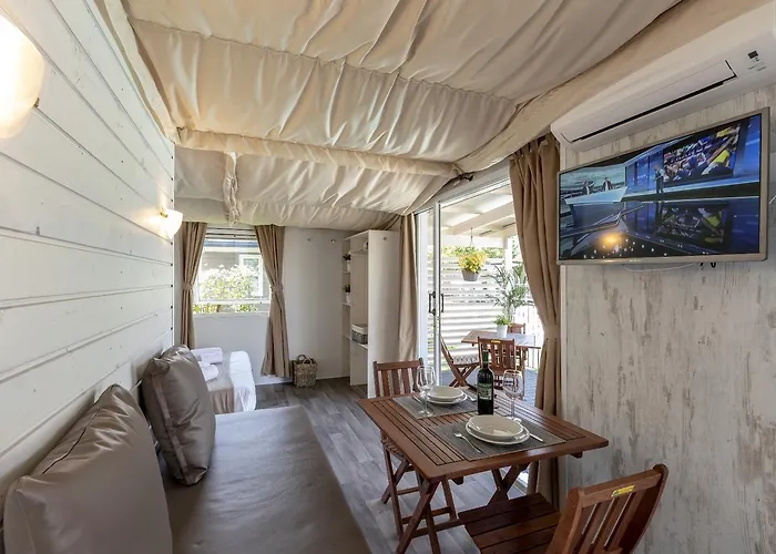 Camping Il Borgo Delle Arti Verbania