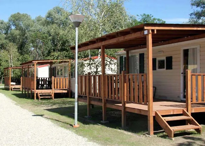 Camping Il Borgo Delle Arti 3*
